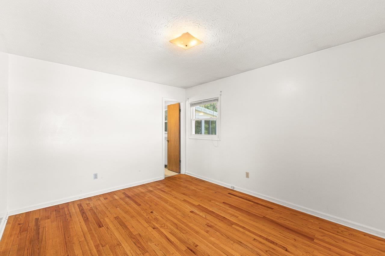 431 WEST AVE, HARRISONBURG, Virginia 22801, 3 Bedrooms Bedrooms, ,2 BathroomsBathrooms,Residential,431 WEST AVE,664100 MLS # 664100