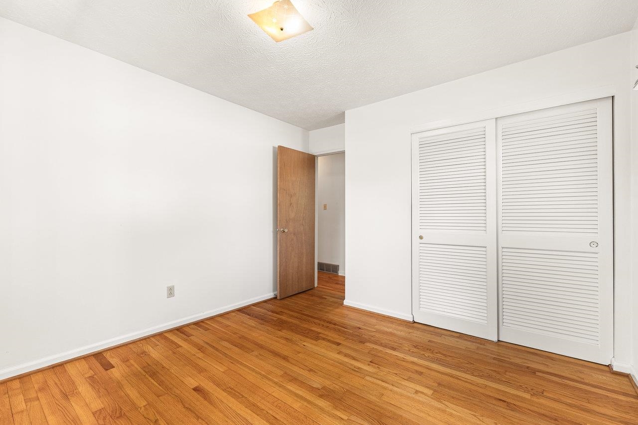 431 WEST AVE, HARRISONBURG, Virginia 22801, 3 Bedrooms Bedrooms, ,2 BathroomsBathrooms,Residential,431 WEST AVE,664100 MLS # 664100