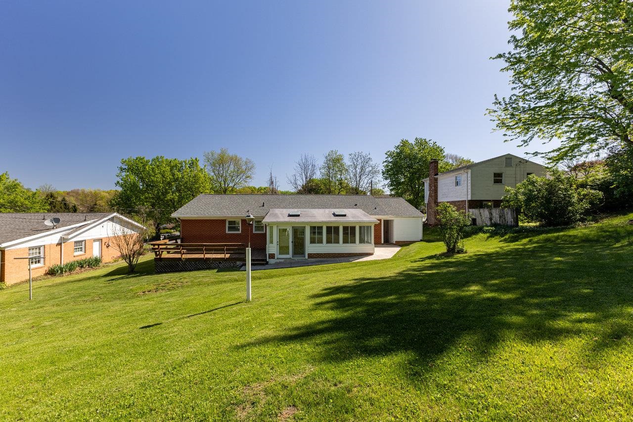 431 WEST AVE, HARRISONBURG, Virginia 22801, 3 Bedrooms Bedrooms, ,2 BathroomsBathrooms,Residential,431 WEST AVE,664100 MLS # 664100