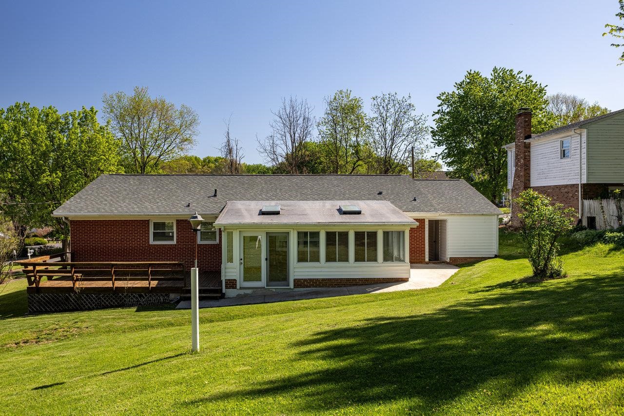 431 WEST AVE, HARRISONBURG, Virginia 22801, 3 Bedrooms Bedrooms, ,2 BathroomsBathrooms,Residential,431 WEST AVE,664100 MLS # 664100