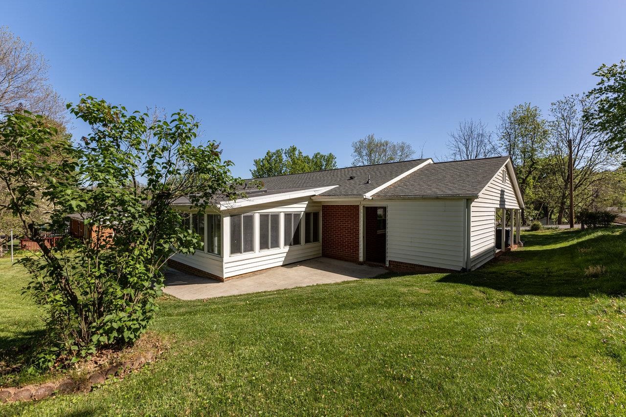 431 WEST AVE, HARRISONBURG, Virginia 22801, 3 Bedrooms Bedrooms, ,2 BathroomsBathrooms,Residential,431 WEST AVE,664100 MLS # 664100