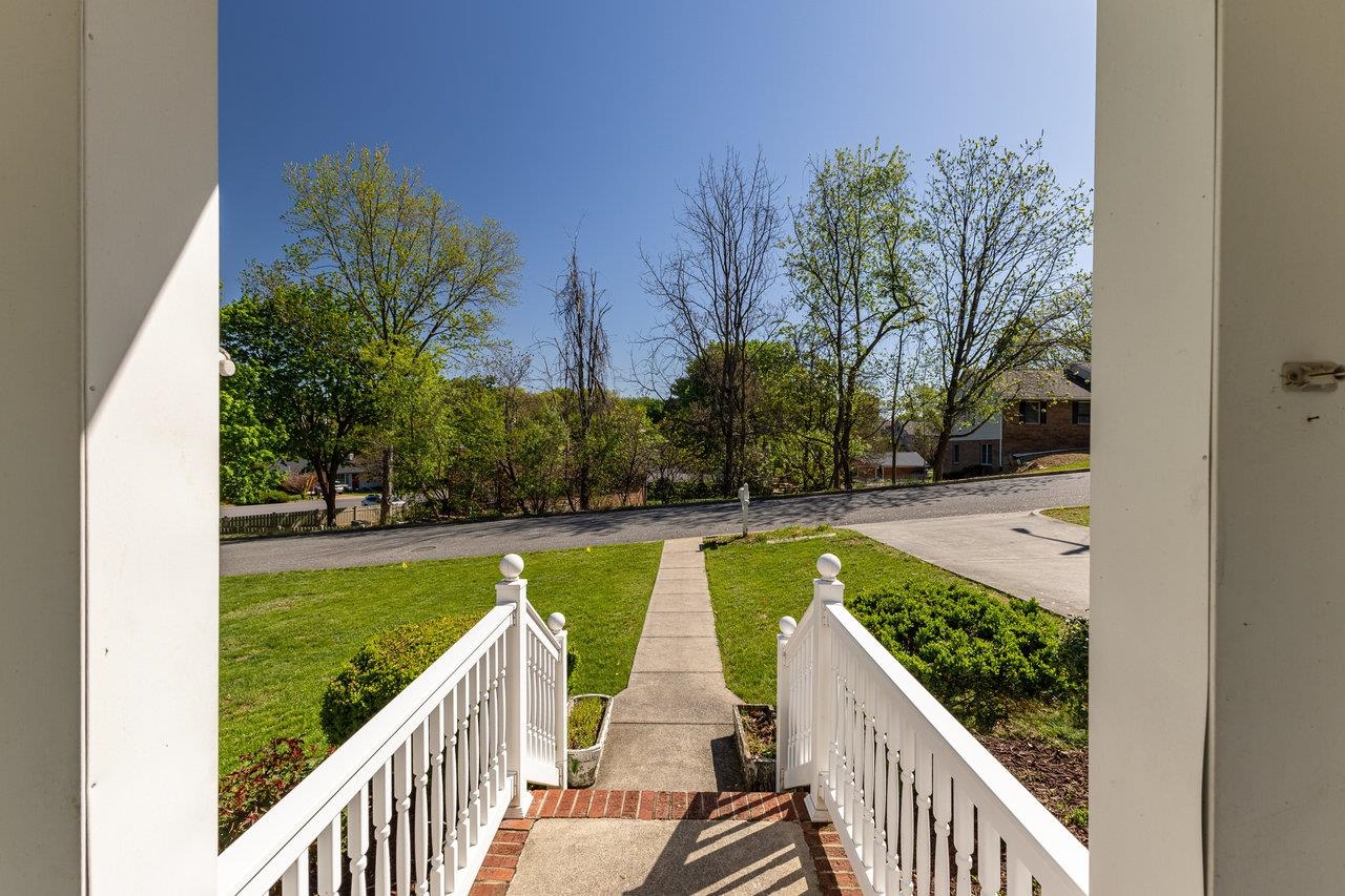 431 WEST AVE, HARRISONBURG, Virginia 22801, 3 Bedrooms Bedrooms, ,2 BathroomsBathrooms,Residential,431 WEST AVE,664100 MLS # 664100