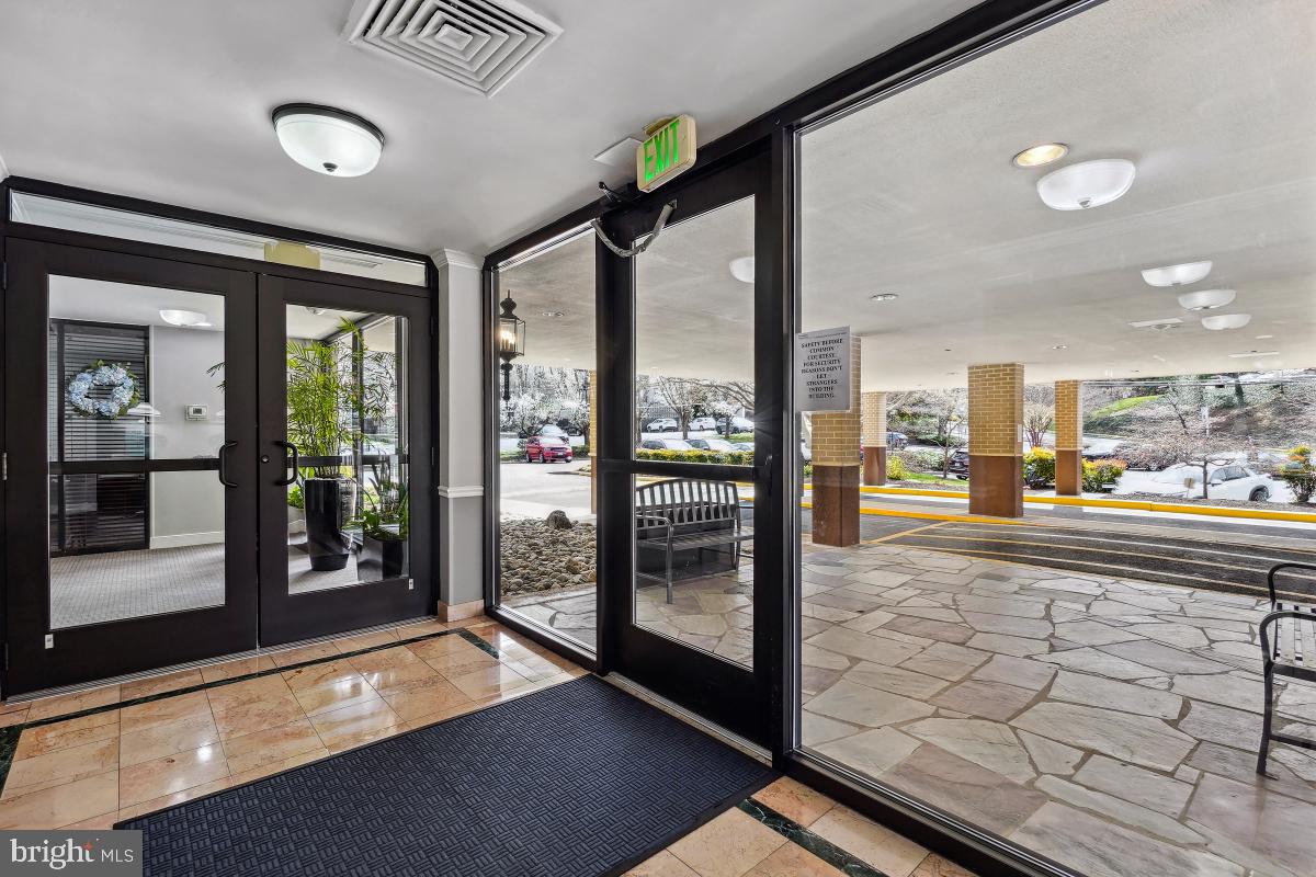 600 ROOSEVELT BLVD #316, FALLS CHURCH, Virginia 22044, 2 Bedrooms Bedrooms, 4 Rooms Rooms,1 BathroomBathrooms,Residential,For sale,600 ROOSEVELT BLVD #316,VAFA2002864 MLS # VAFA2002864