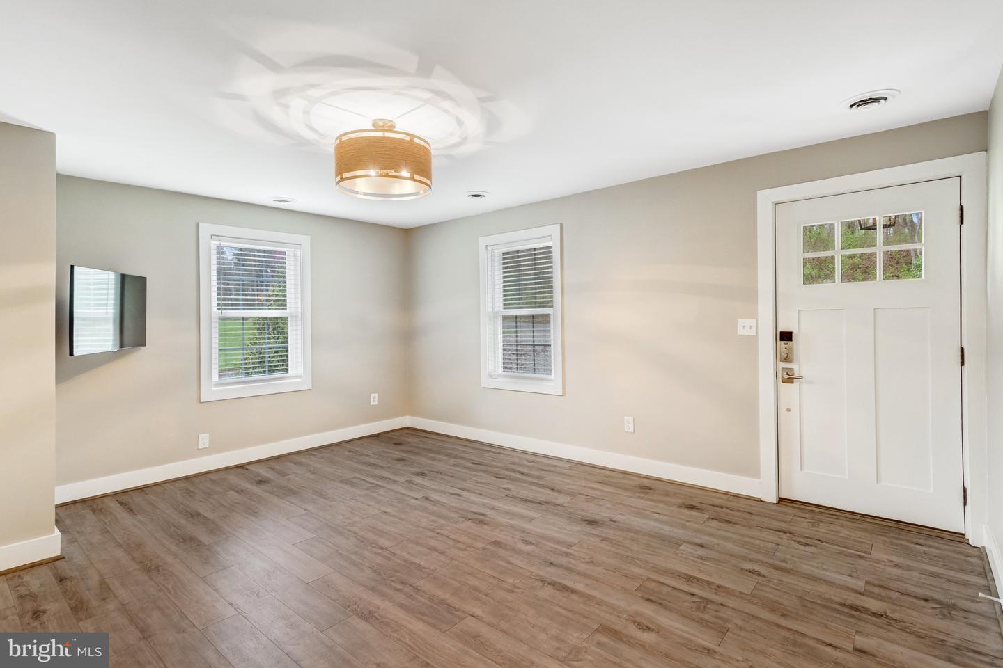 8217 BUCKLAND MILL RD, GAINESVILLE, Virginia 20155, 2 Bedrooms Bedrooms, ,1 BathroomBathrooms,Residential,For sale,8217 BUCKLAND MILL RD,VAPW2090730 MLS # VAPW2090730