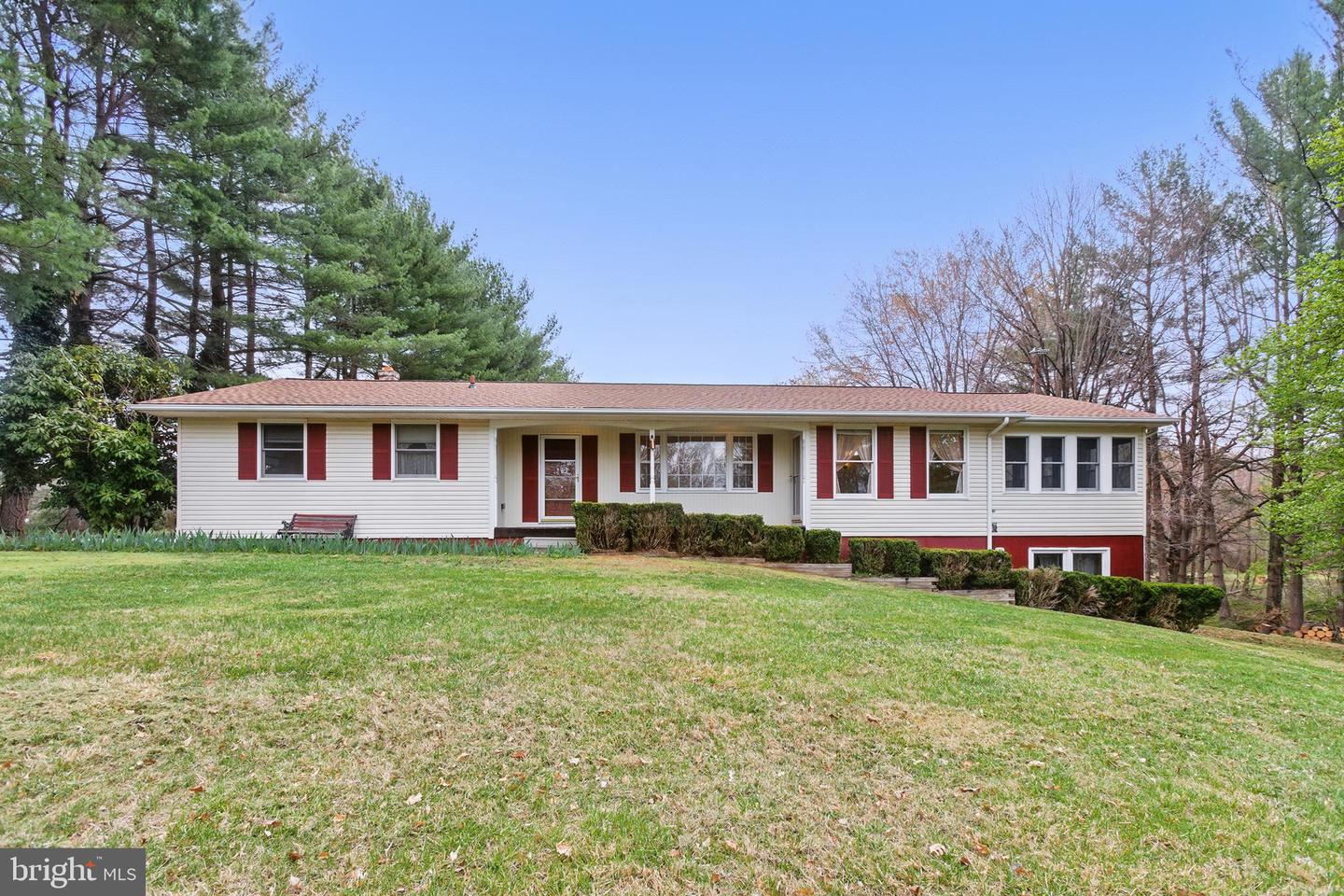 6014 GERMANTOWN RD, MIDLAND, Virginia 22728, 4 Bedrooms Bedrooms, ,2 BathroomsBathrooms,Residential,For sale,6014 GERMANTOWN RD,VAFQ2016024 MLS # VAFQ2016024