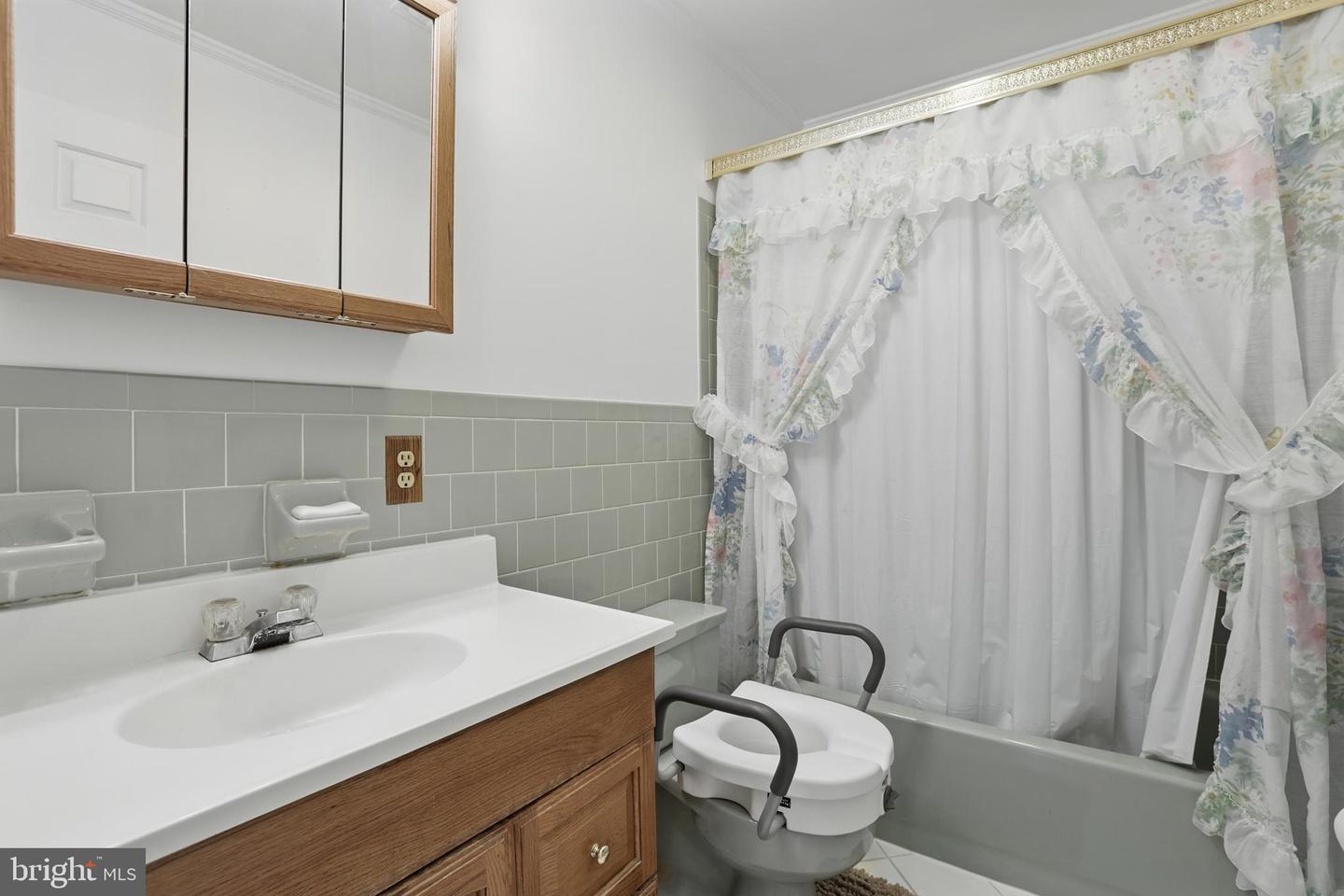 6014 GERMANTOWN RD, MIDLAND, Virginia 22728, 4 Bedrooms Bedrooms, ,2 BathroomsBathrooms,Residential,For sale,6014 GERMANTOWN RD,VAFQ2016024 MLS # VAFQ2016024