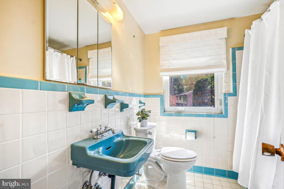 1801 PRIMROSE RD NW, WASHINGTON, District Of Columbia 20012, 5 Bedrooms Bedrooms, ,4 BathroomsBathrooms,Residential,For sale,1801 PRIMROSE RD NW,DCDC2194700 MLS # DCDC2194700