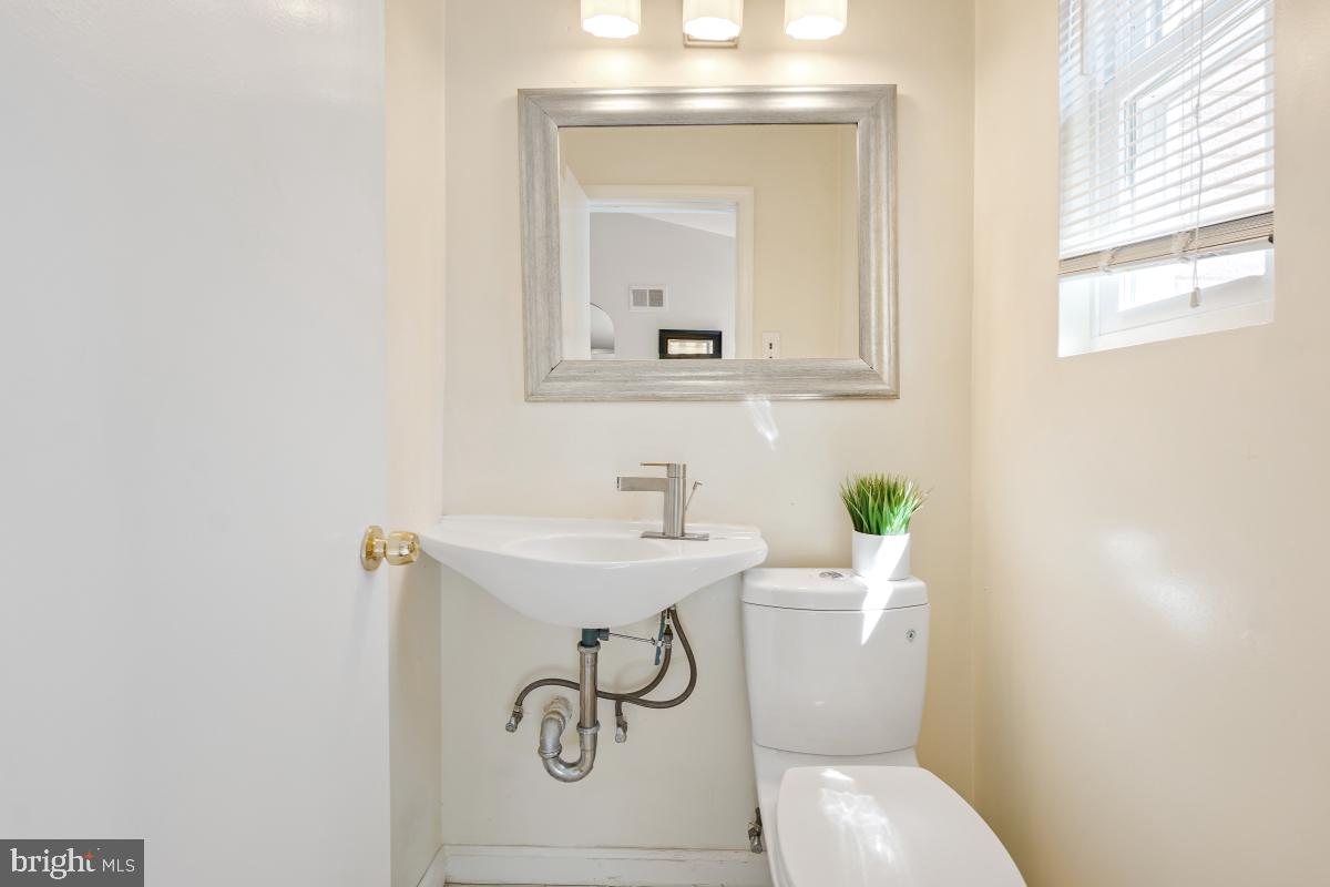 1801 PRIMROSE RD NW, WASHINGTON, District Of Columbia 20012, 5 Bedrooms Bedrooms, ,4 BathroomsBathrooms,Residential,For sale,1801 PRIMROSE RD NW,DCDC2194700 MLS # DCDC2194700