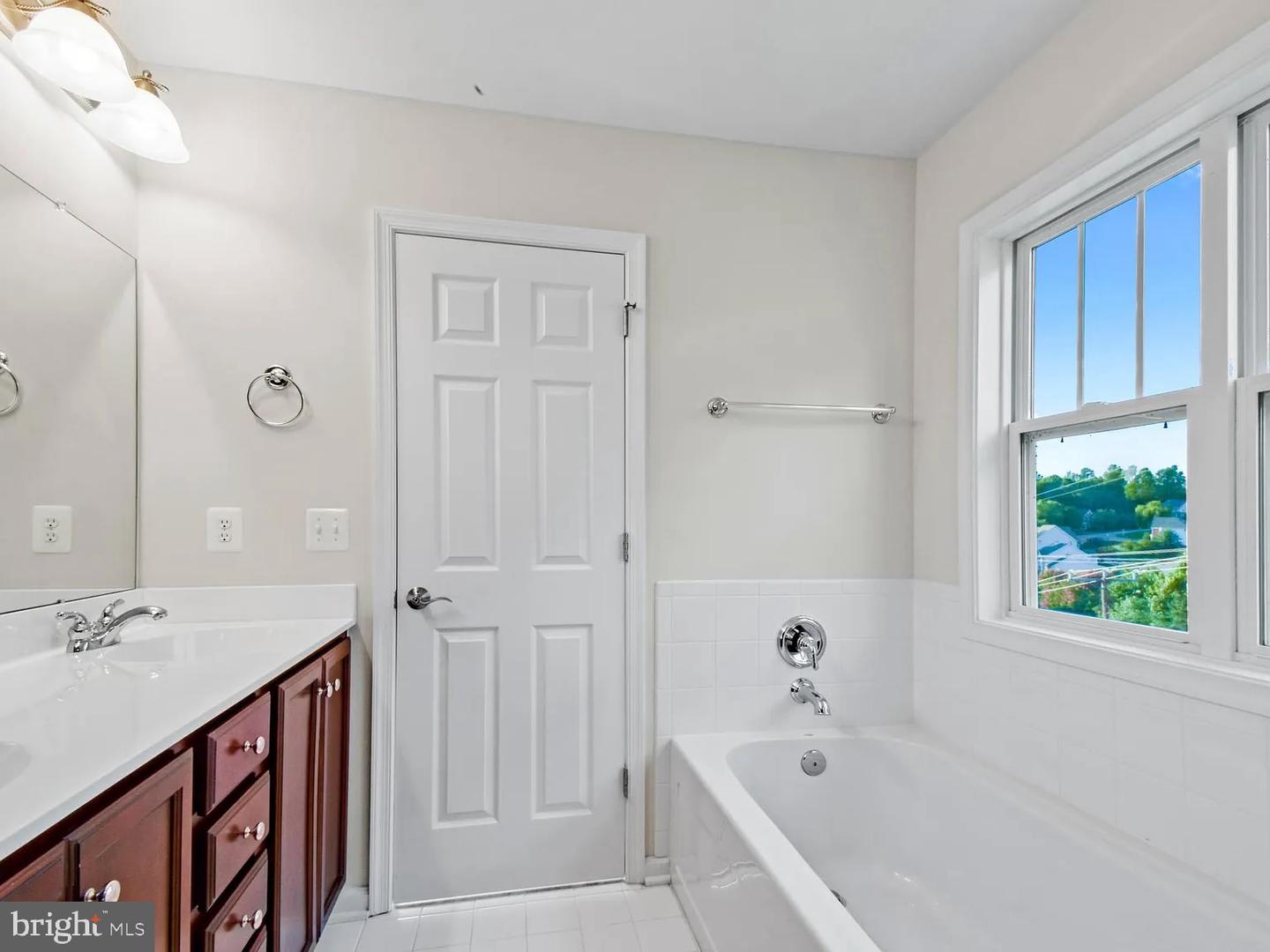 2486 WINTHROP DR, CHARLOTTESVILLE, Virginia 22911, 5 Bedrooms Bedrooms, 8 Rooms Rooms,4 BathroomsBathrooms,Residential,For sale,2486 WINTHROP DR,VAAB2000946 MLS # VAAB2000946