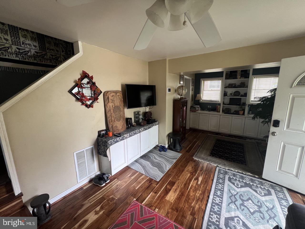 5122 11TH RD S, ARLINGTON, Virginia 22204, 3 Bedrooms Bedrooms, ,1 BathroomBathrooms,Residential,For sale,5122 11TH RD S,VAAR2056682 MLS # VAAR2056682