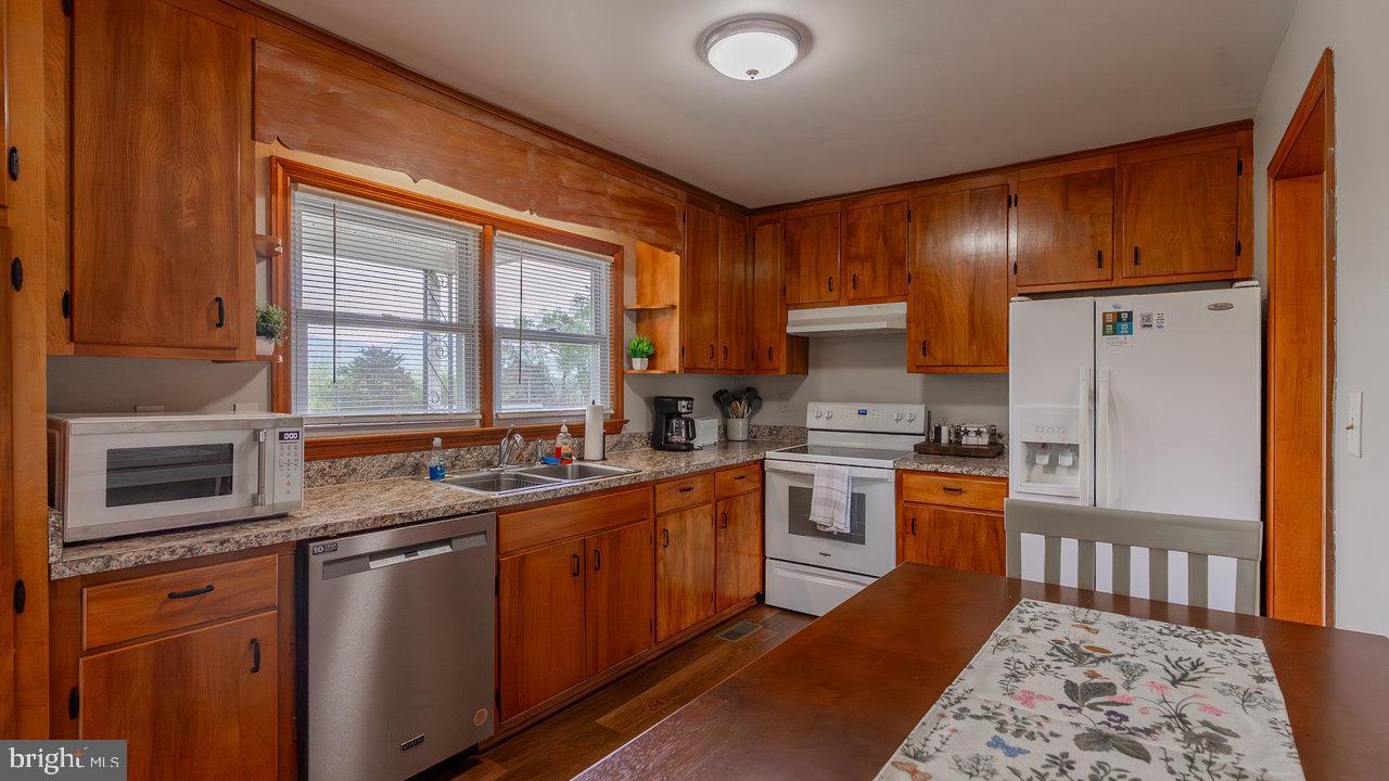 909 MILL CREEK RD, LURAY, Virginia 22835, 3 Bedrooms Bedrooms, ,2 BathroomsBathrooms,Residential,For sale,909 MILL CREEK RD,VAPA2004858 MLS # VAPA2004858