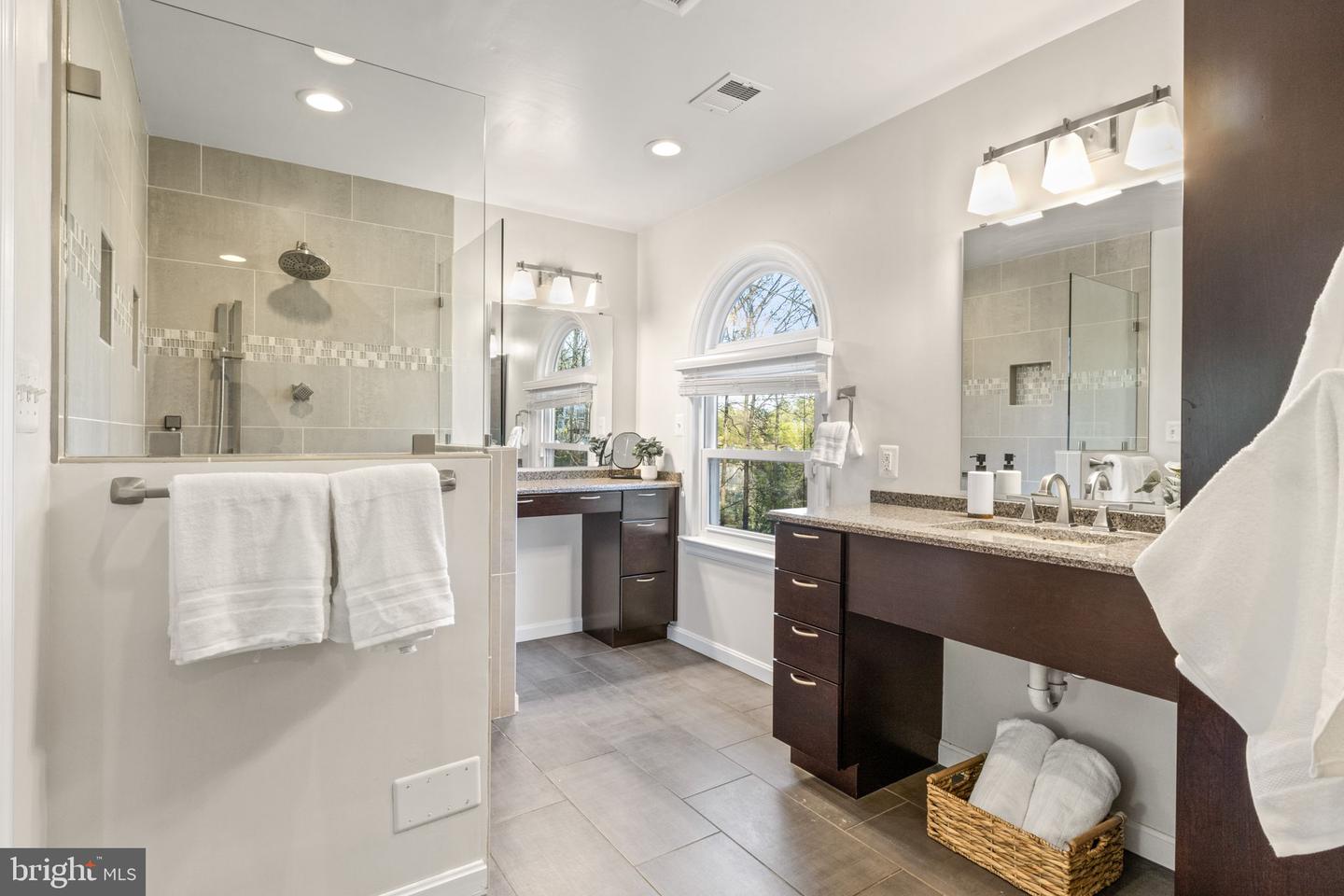 12717 MELVILLE LN, FAIRFAX, Virginia 22033, 4 Bedrooms Bedrooms, ,3 BathroomsBathrooms,Residential,For sale,12717 MELVILLE LN,VAFX2238420 MLS # VAFX2238420