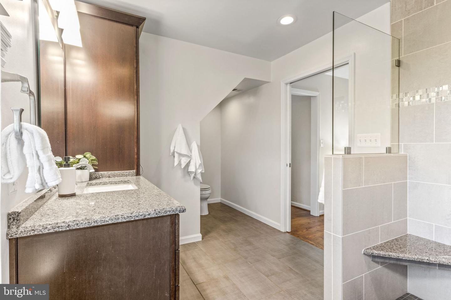 12717 MELVILLE LN, FAIRFAX, Virginia 22033, 4 Bedrooms Bedrooms, ,3 BathroomsBathrooms,Residential,For sale,12717 MELVILLE LN,VAFX2238420 MLS # VAFX2238420