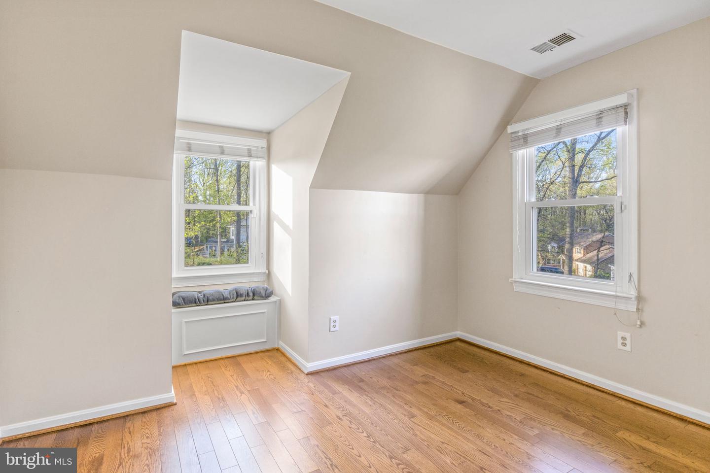 12717 MELVILLE LN, FAIRFAX, Virginia 22033, 4 Bedrooms Bedrooms, ,3 BathroomsBathrooms,Residential,For sale,12717 MELVILLE LN,VAFX2238420 MLS # VAFX2238420