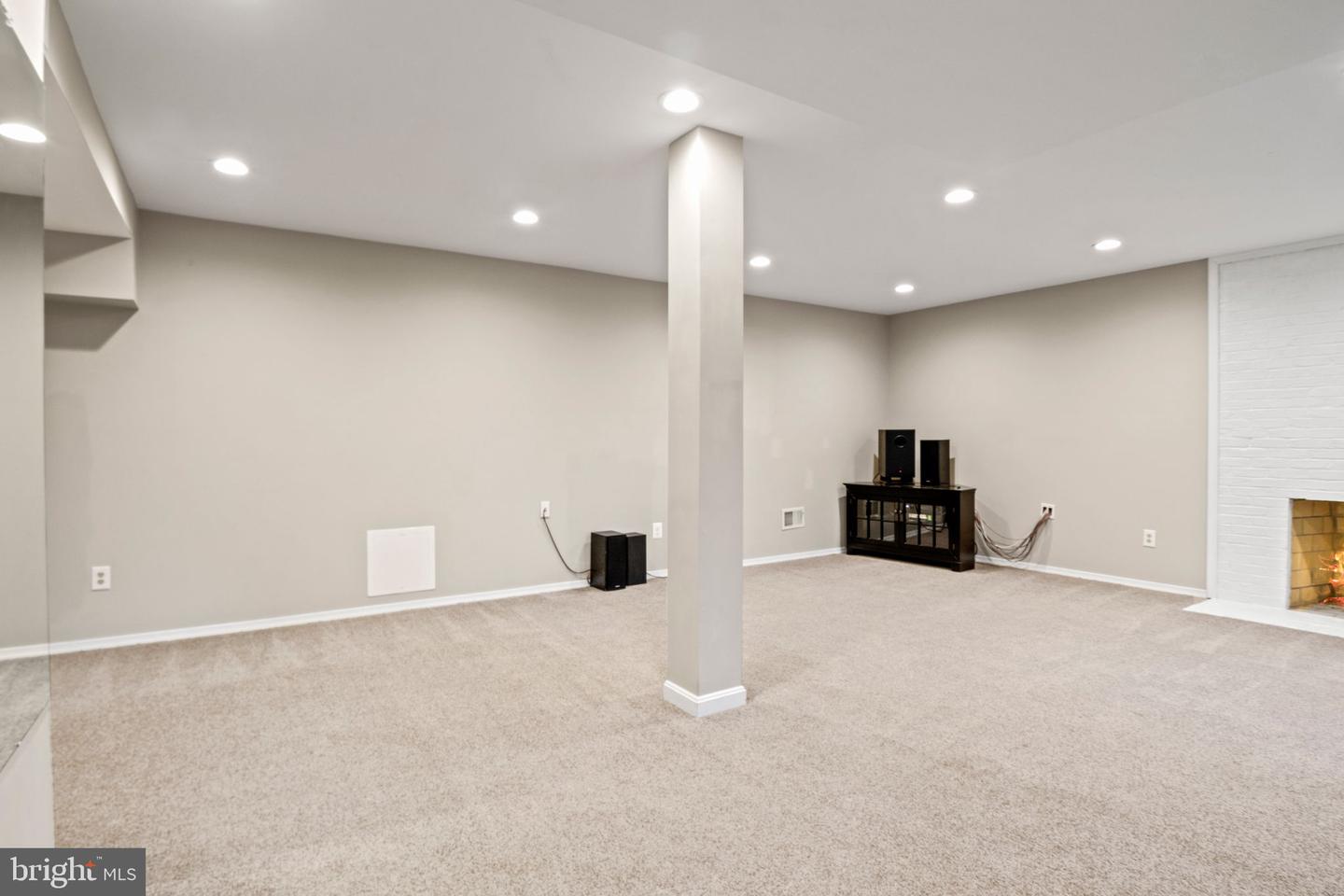 12717 MELVILLE LN, FAIRFAX, Virginia 22033, 4 Bedrooms Bedrooms, ,3 BathroomsBathrooms,Residential,For sale,12717 MELVILLE LN,VAFX2238420 MLS # VAFX2238420