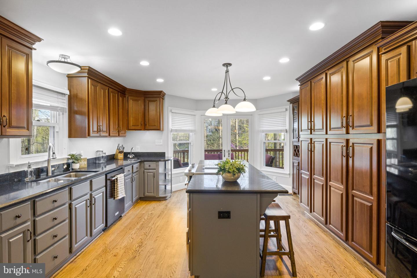 12717 MELVILLE LN, FAIRFAX, Virginia 22033, 4 Bedrooms Bedrooms, ,3 BathroomsBathrooms,Residential,For sale,12717 MELVILLE LN,VAFX2238420 MLS # VAFX2238420