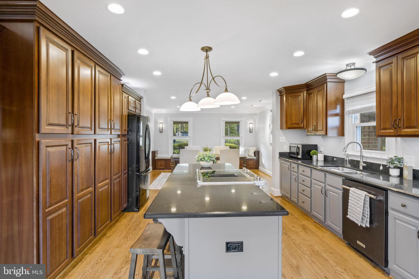 12717 MELVILLE LN, FAIRFAX, Virginia 22033, 4 Bedrooms Bedrooms, ,3 BathroomsBathrooms,Residential,For sale,12717 MELVILLE LN,VAFX2238420 MLS # VAFX2238420