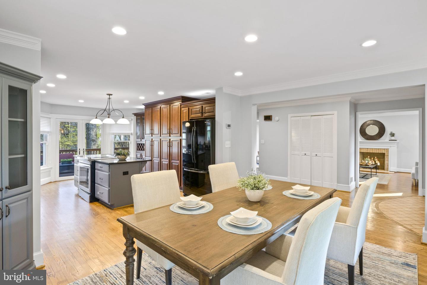 12717 MELVILLE LN, FAIRFAX, Virginia 22033, 4 Bedrooms Bedrooms, ,3 BathroomsBathrooms,Residential,For sale,12717 MELVILLE LN,VAFX2238420 MLS # VAFX2238420