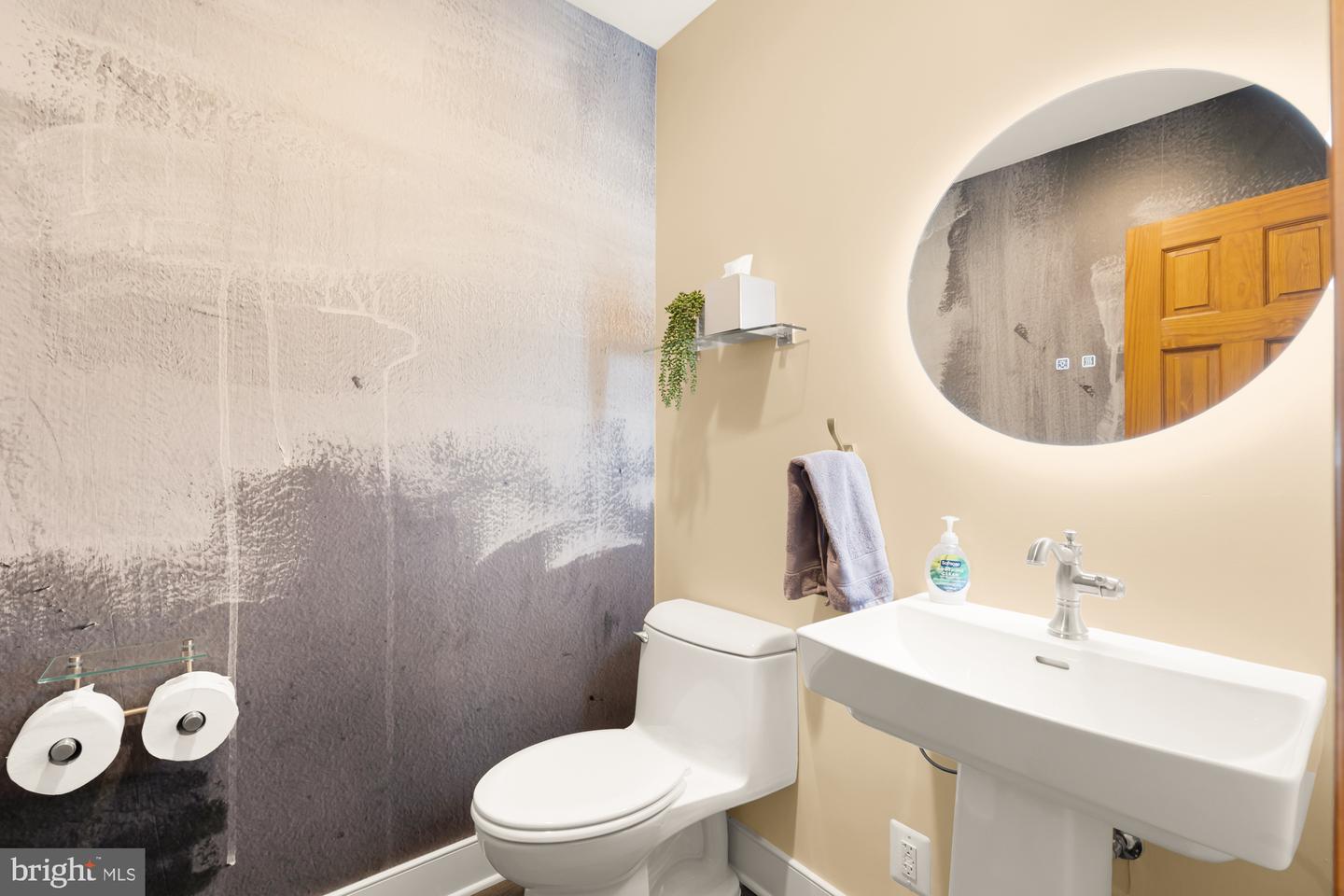 2205 IVOR LN, ALEXANDRIA, Virginia 22304, 4 Bedrooms Bedrooms, ,3 BathroomsBathrooms,Residential,For sale,2205 IVOR LN,VAAX2044974 MLS # VAAX2044974