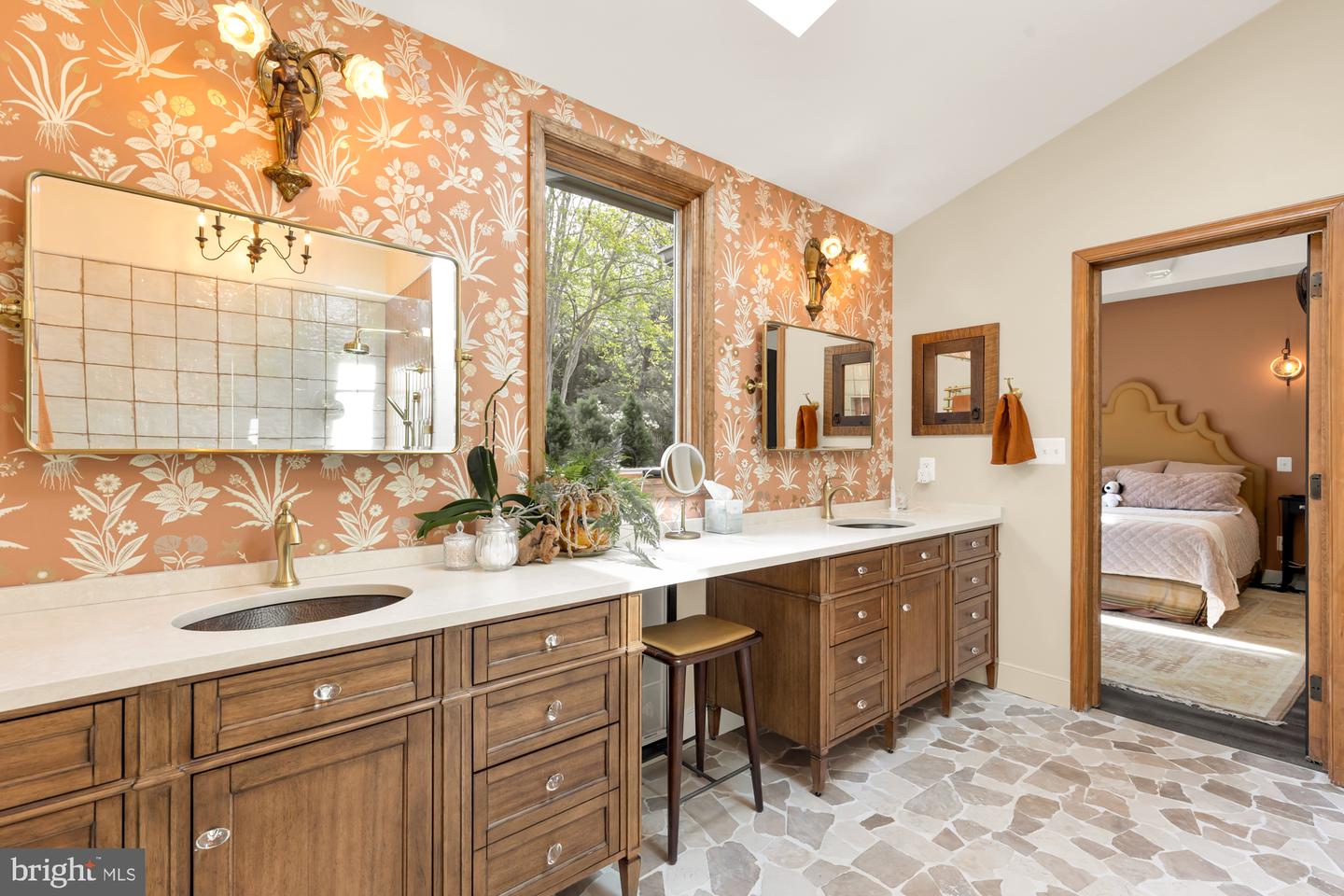 2205 IVOR LN, ALEXANDRIA, Virginia 22304, 4 Bedrooms Bedrooms, ,3 BathroomsBathrooms,Residential,For sale,2205 IVOR LN,VAAX2044974 MLS # VAAX2044974