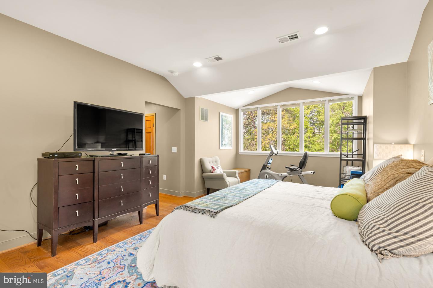 2205 IVOR LN, ALEXANDRIA, Virginia 22304, 4 Bedrooms Bedrooms, ,3 BathroomsBathrooms,Residential,For sale,2205 IVOR LN,VAAX2044974 MLS # VAAX2044974