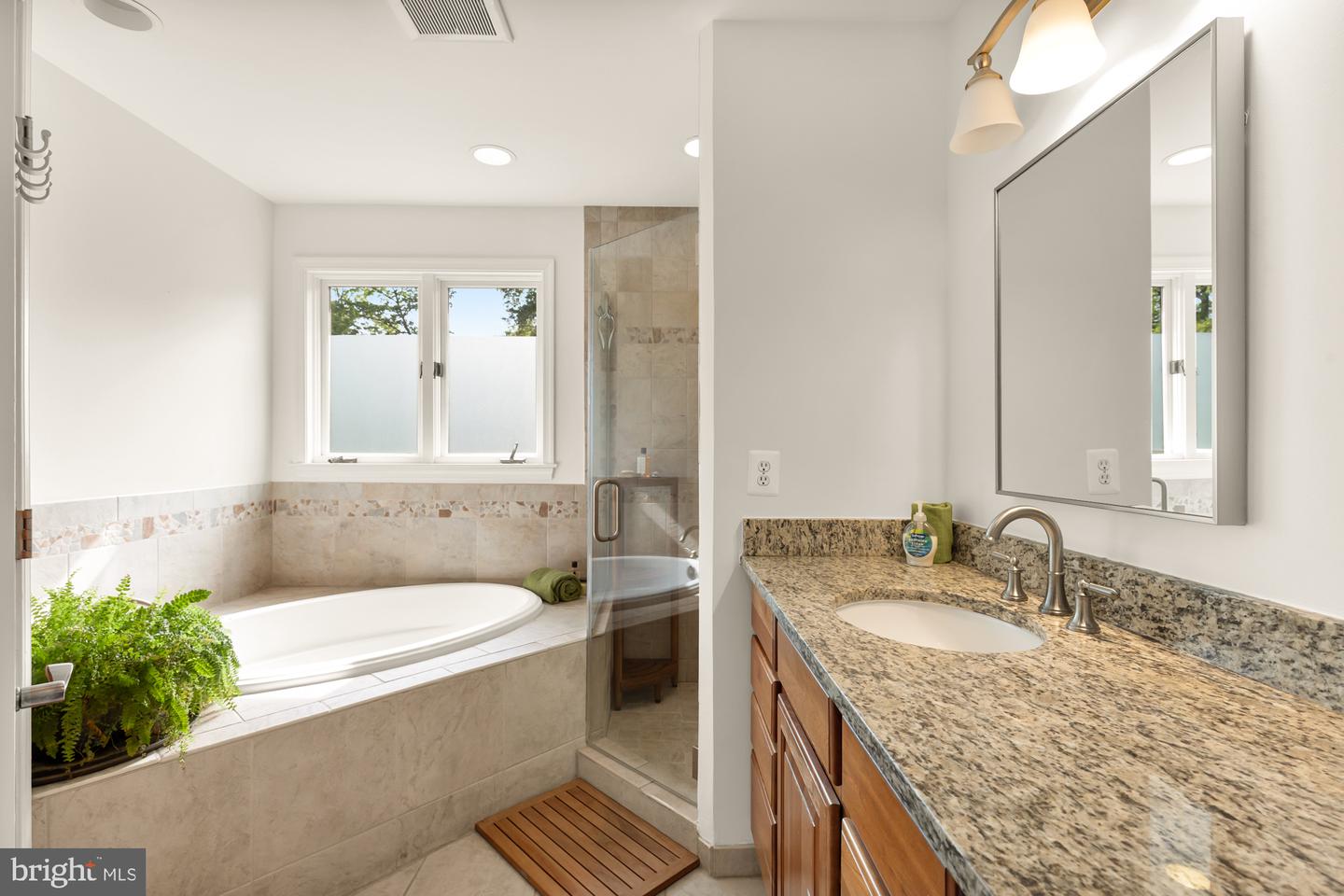 2205 IVOR LN, ALEXANDRIA, Virginia 22304, 4 Bedrooms Bedrooms, ,3 BathroomsBathrooms,Residential,For sale,2205 IVOR LN,VAAX2044974 MLS # VAAX2044974