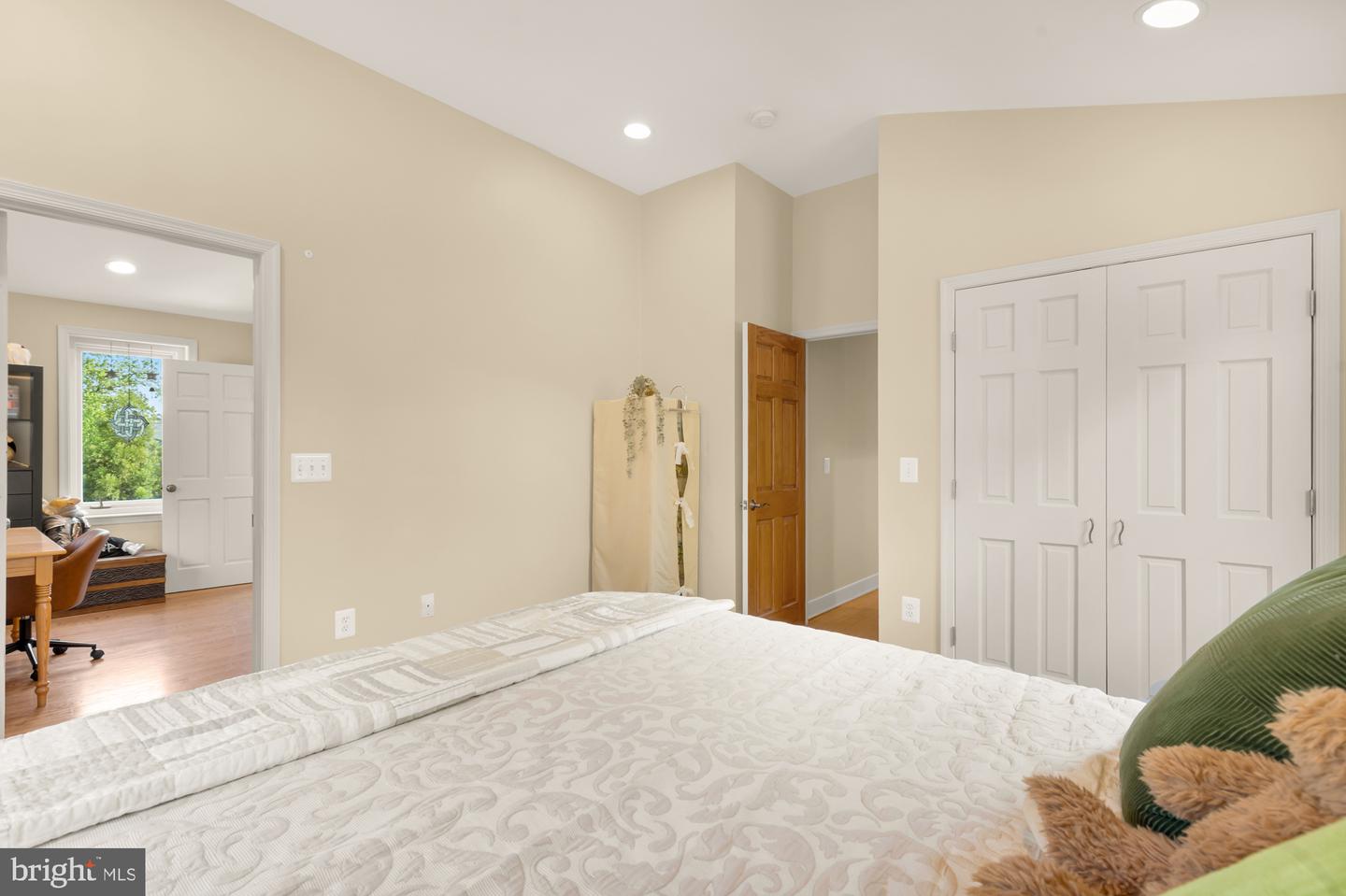 2205 IVOR LN, ALEXANDRIA, Virginia 22304, 4 Bedrooms Bedrooms, ,3 BathroomsBathrooms,Residential,For sale,2205 IVOR LN,VAAX2044974 MLS # VAAX2044974