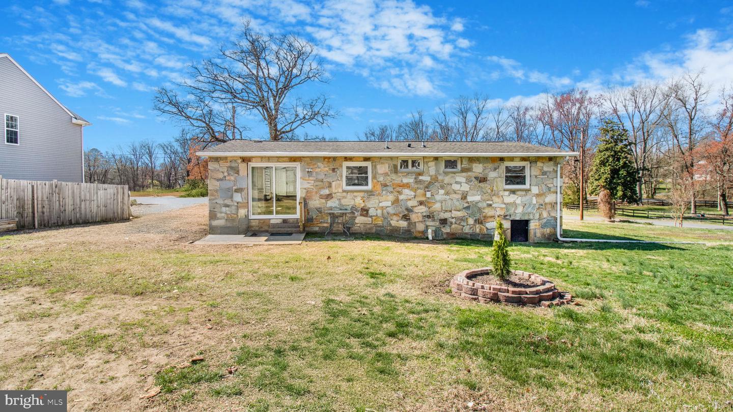 25 VIRGINIA AVE, FREDERICKSBURG, Virginia 22405, 3 Bedrooms Bedrooms, ,2 BathroomsBathrooms,Residential,For sale,25 VIRGINIA AVE,VAST2038536 MLS # VAST2038536