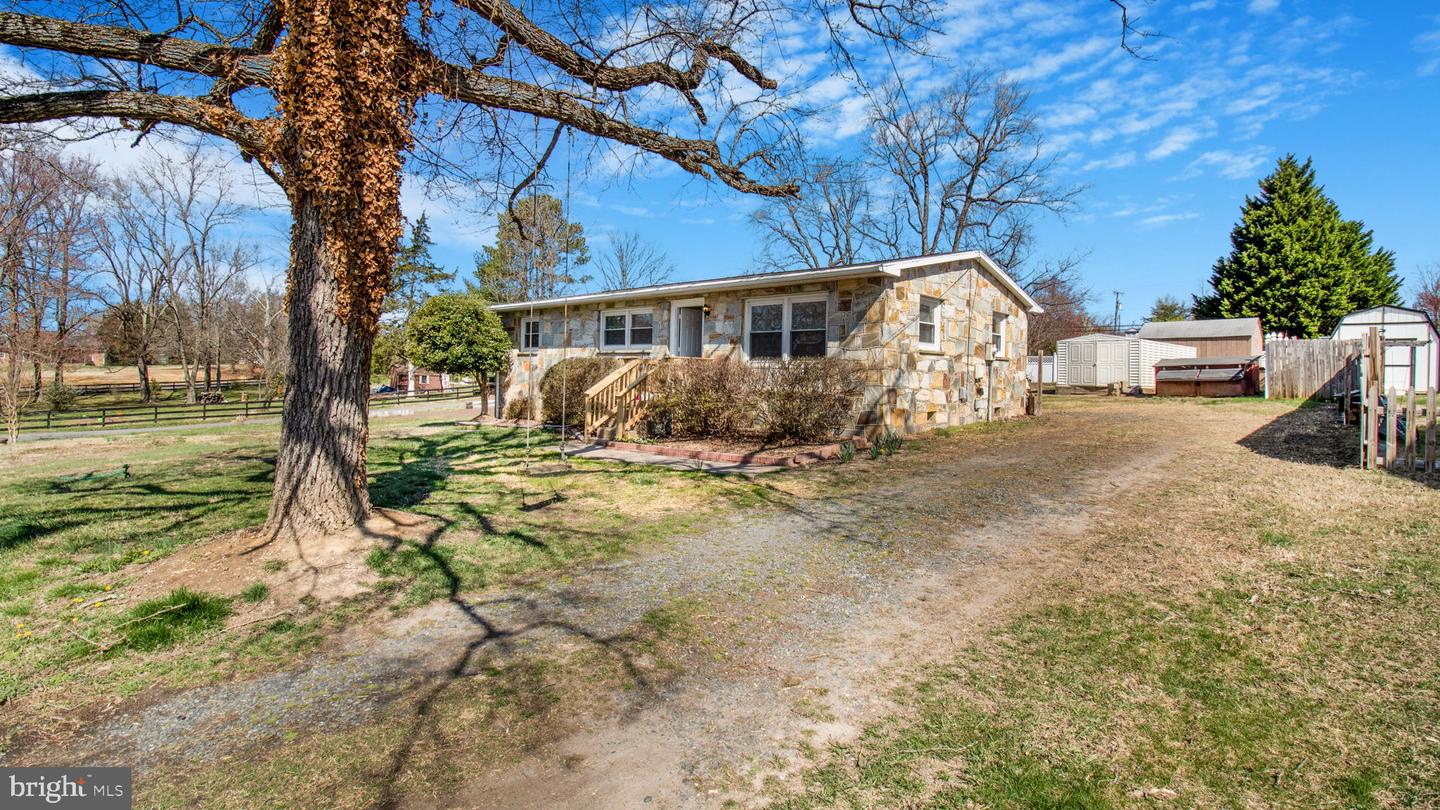 25 VIRGINIA AVE, FREDERICKSBURG, Virginia 22405, 3 Bedrooms Bedrooms, ,2 BathroomsBathrooms,Residential,For sale,25 VIRGINIA AVE,VAST2038536 MLS # VAST2038536