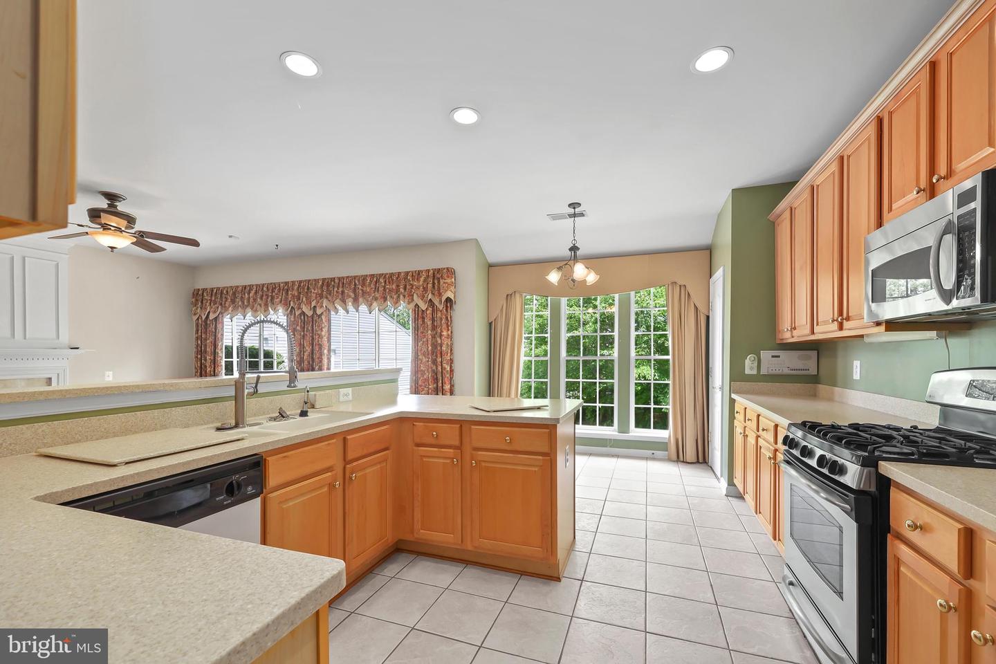 1988 PENFOLD CT, WOODBRIDGE, Virginia 22192, 4 Bedrooms Bedrooms, ,3 BathroomsBathrooms,Residential,For sale,1988 PENFOLD CT,VAPW2094032 MLS # VAPW2094032