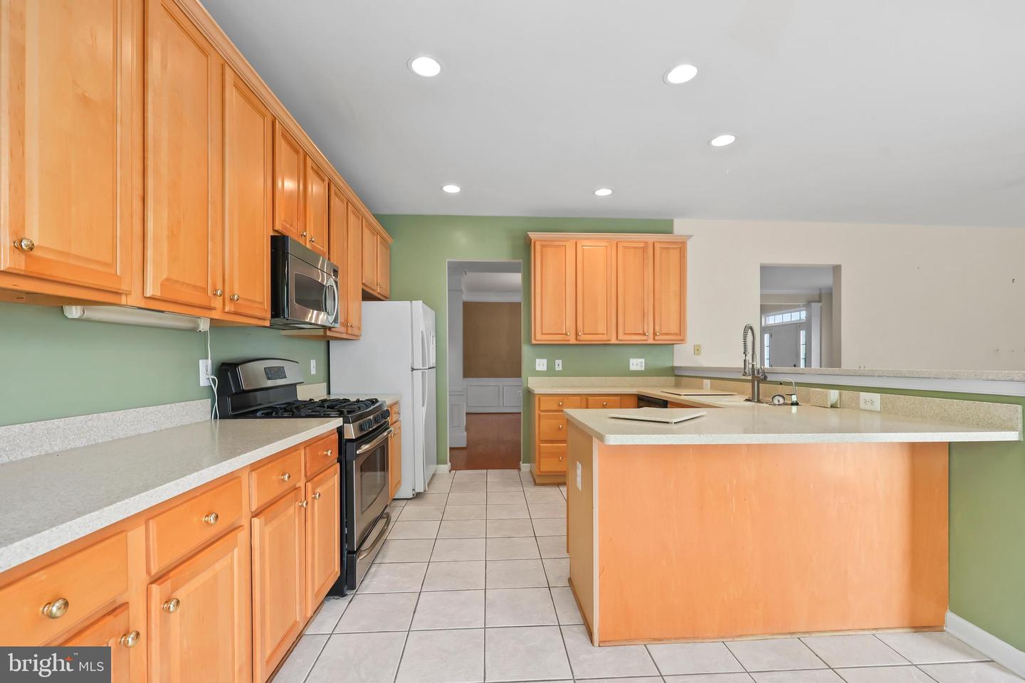 1988 PENFOLD CT, WOODBRIDGE, Virginia 22192, 4 Bedrooms Bedrooms, ,3 BathroomsBathrooms,Residential,For sale,1988 PENFOLD CT,VAPW2094032 MLS # VAPW2094032