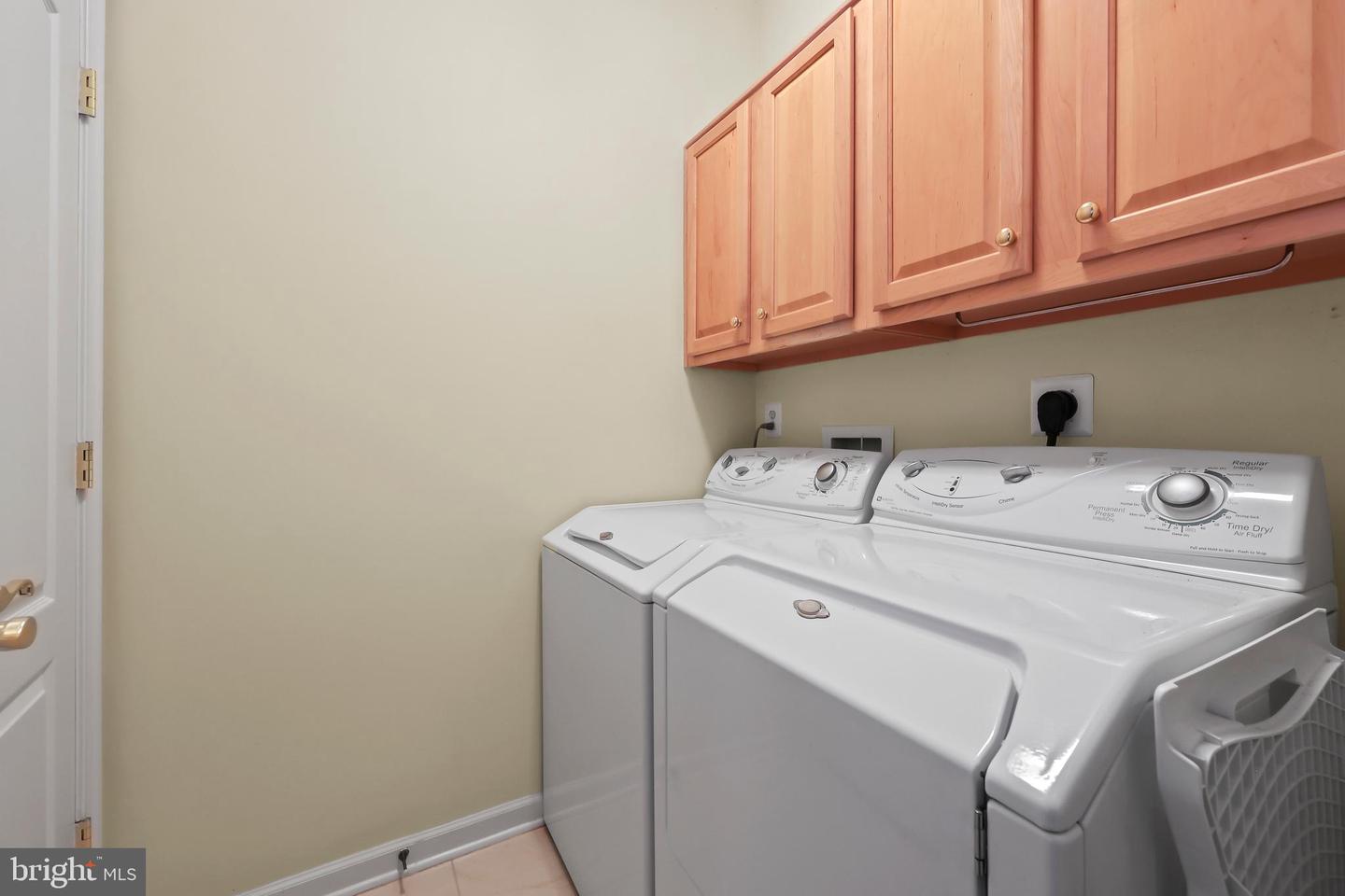 1988 PENFOLD CT, WOODBRIDGE, Virginia 22192, 4 Bedrooms Bedrooms, ,3 BathroomsBathrooms,Residential,For sale,1988 PENFOLD CT,VAPW2094032 MLS # VAPW2094032