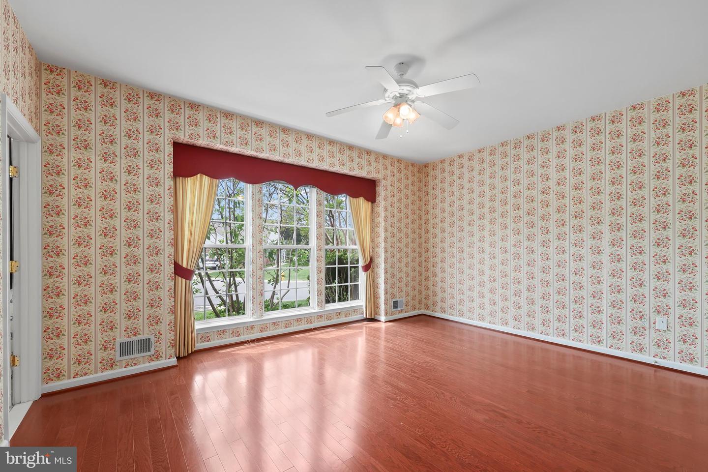 1988 PENFOLD CT, WOODBRIDGE, Virginia 22192, 4 Bedrooms Bedrooms, ,3 BathroomsBathrooms,Residential,For sale,1988 PENFOLD CT,VAPW2094032 MLS # VAPW2094032