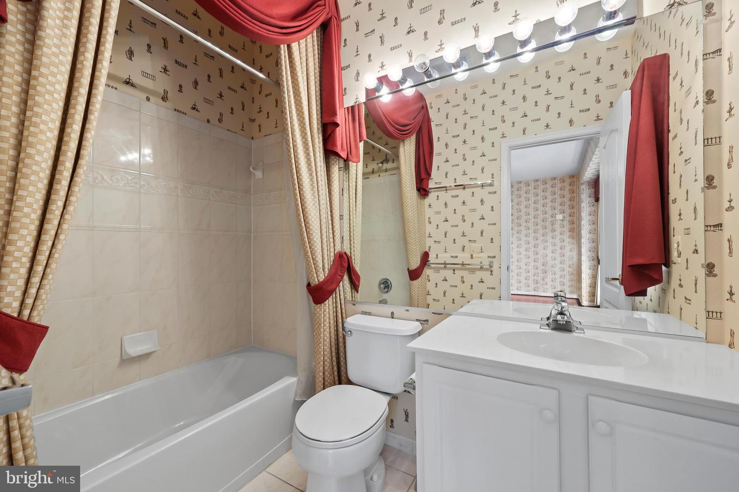 1988 PENFOLD CT, WOODBRIDGE, Virginia 22192, 4 Bedrooms Bedrooms, ,3 BathroomsBathrooms,Residential,For sale,1988 PENFOLD CT,VAPW2094032 MLS # VAPW2094032