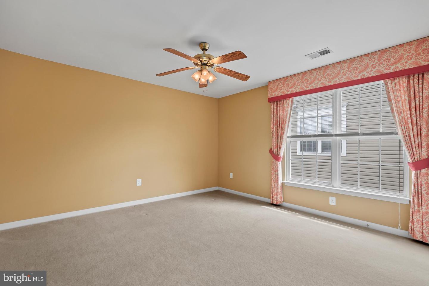 1988 PENFOLD CT, WOODBRIDGE, Virginia 22192, 4 Bedrooms Bedrooms, ,3 BathroomsBathrooms,Residential,For sale,1988 PENFOLD CT,VAPW2094032 MLS # VAPW2094032