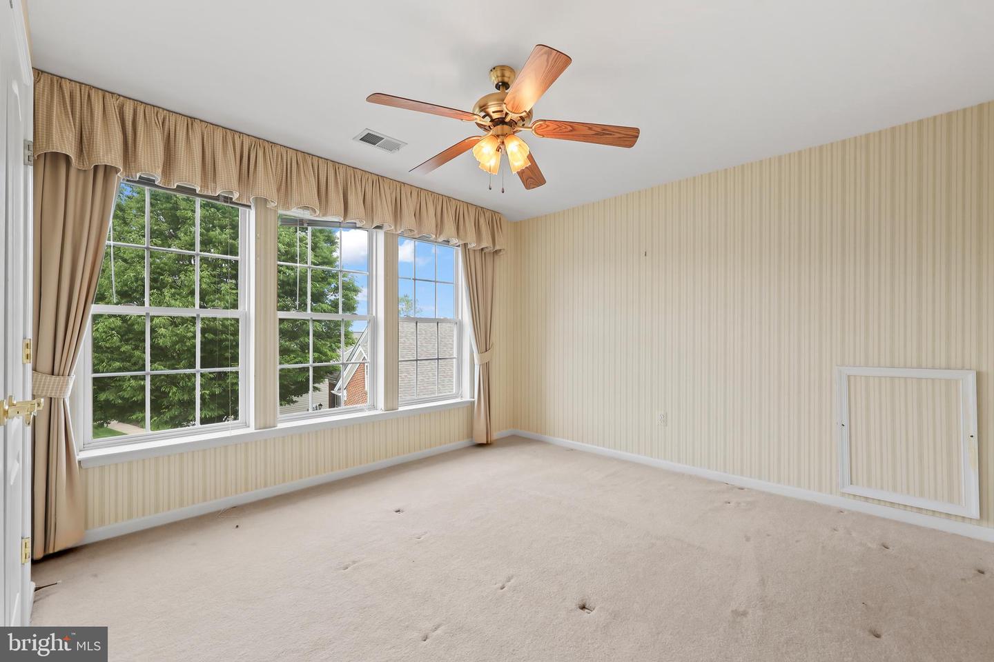 1988 PENFOLD CT, WOODBRIDGE, Virginia 22192, 4 Bedrooms Bedrooms, ,3 BathroomsBathrooms,Residential,For sale,1988 PENFOLD CT,VAPW2094032 MLS # VAPW2094032