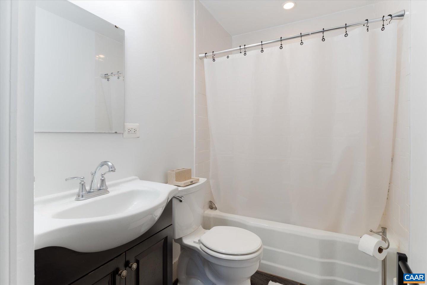 1008 BLENHEIM AVE, CHARLOTTESVILLE, Virginia 22902, 3 Bedrooms Bedrooms, ,2 BathroomsBathrooms,Residential,For sale,1008 BLENHEIM AVE,664105 MLS # 664105