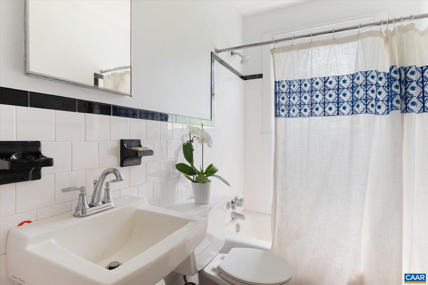 1008 BLENHEIM AVE, CHARLOTTESVILLE, Virginia 22902, 3 Bedrooms Bedrooms, ,2 BathroomsBathrooms,Residential,For sale,1008 BLENHEIM AVE,664105 MLS # 664105