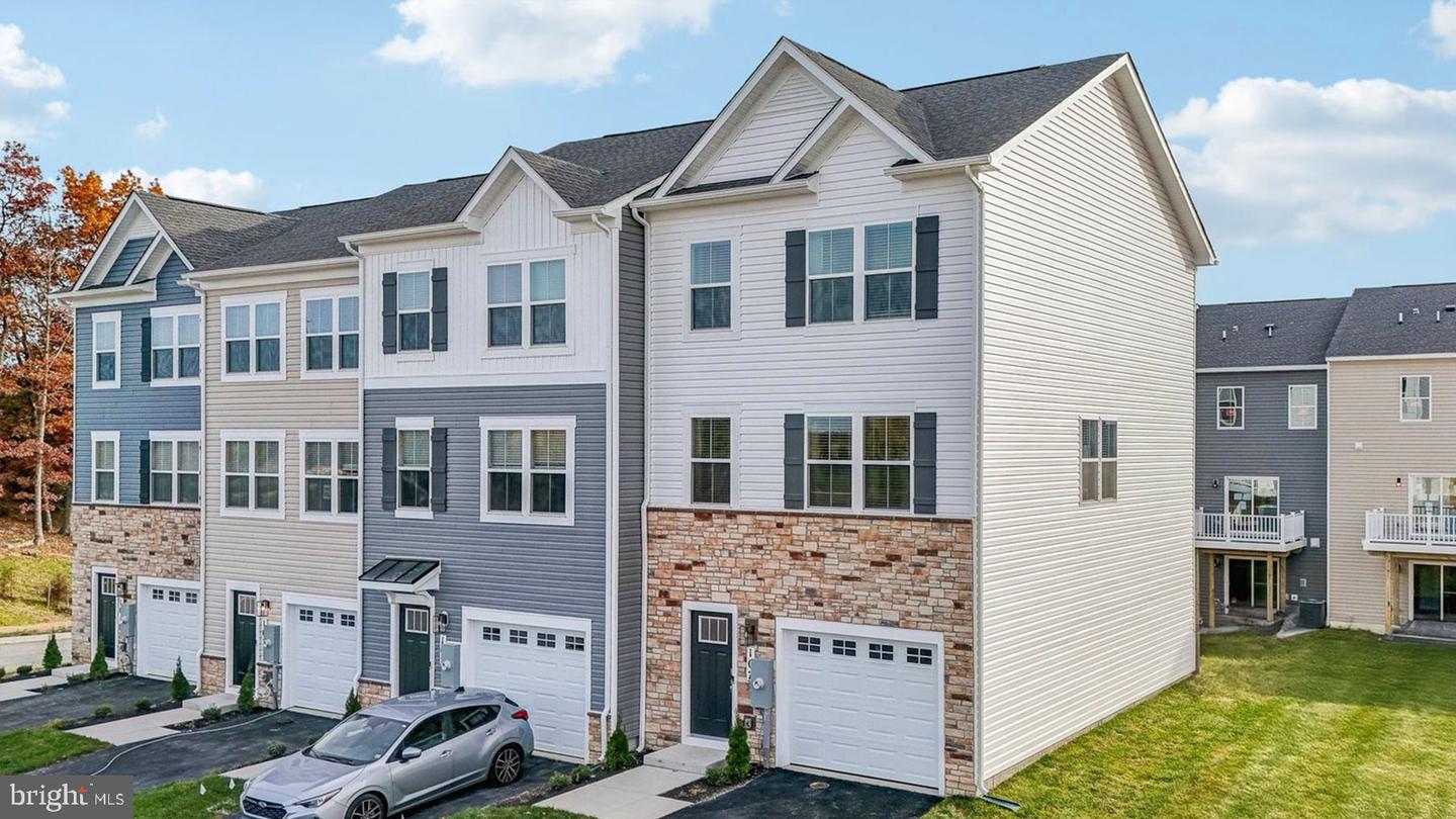 160 MUNSEE CIR, WINCHESTER, Virginia 22602, 4 Bedrooms Bedrooms, ,3 BathroomsBathrooms,Residential,For sale,160 MUNSEE CIR,VAFV2033934 MLS # VAFV2033934