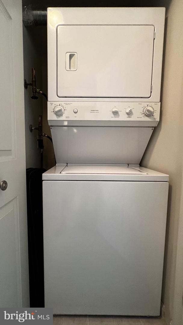 3101 N HAMPTON DR #814, ALEXANDRIA, Virginia 22302, 2 Bedrooms Bedrooms, 6 Rooms Rooms,2 BathroomsBathrooms,Residential,For sale,3101 N HAMPTON DR #814,VAAX2038368 MLS # VAAX2038368