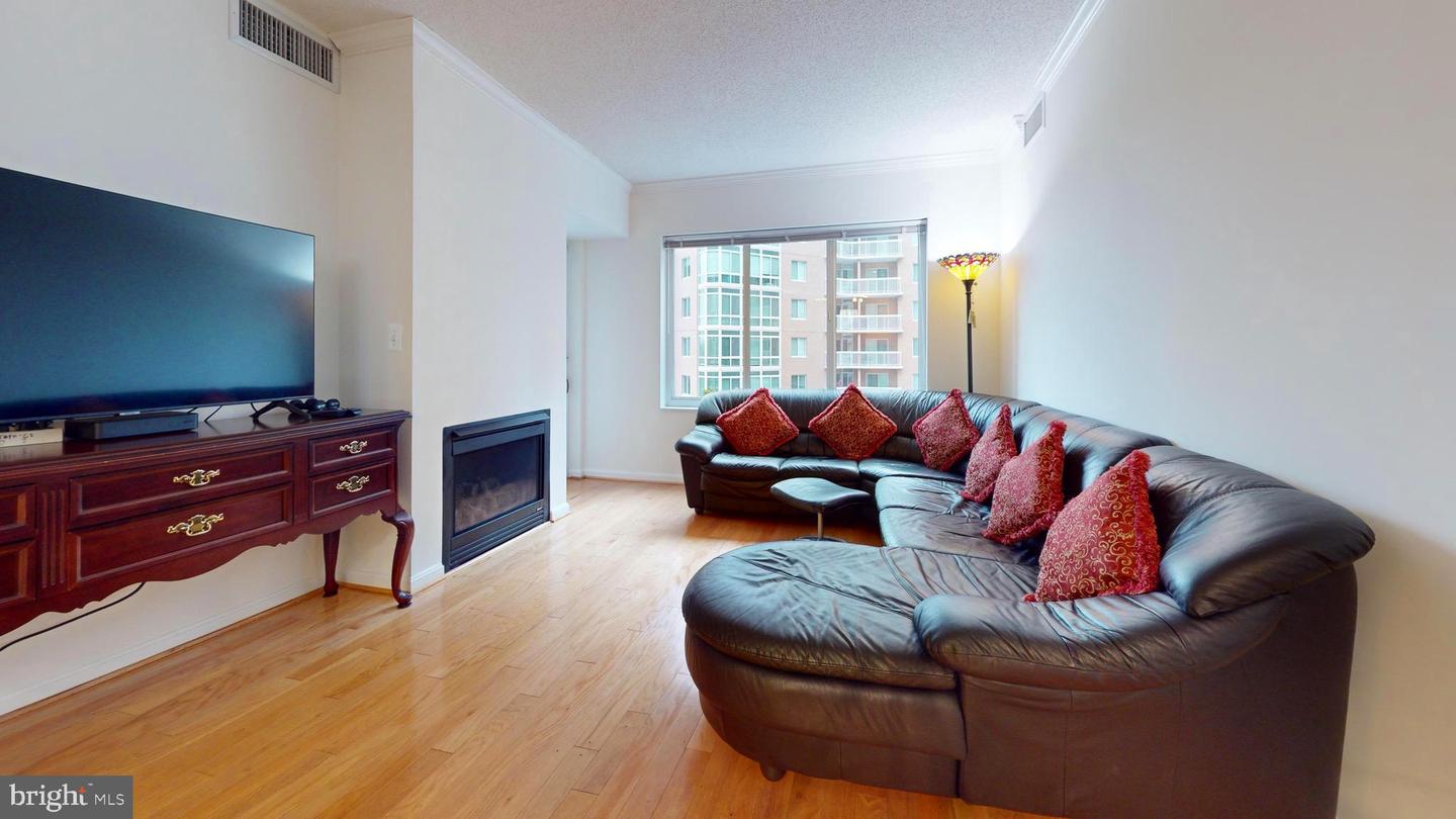 3101 N HAMPTON DR #814, ALEXANDRIA, Virginia 22302, 2 Bedrooms Bedrooms, 6 Rooms Rooms,2 BathroomsBathrooms,Residential,For sale,3101 N HAMPTON DR #814,VAAX2038368 MLS # VAAX2038368