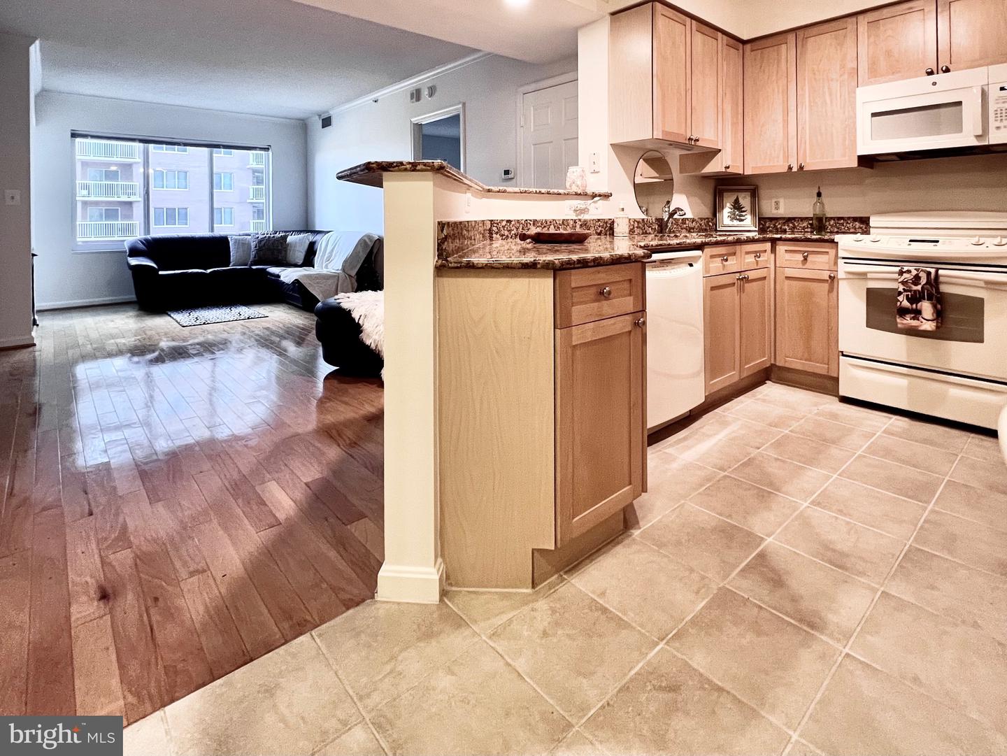 3101 N HAMPTON DR #814, ALEXANDRIA, Virginia 22302, 2 Bedrooms Bedrooms, 6 Rooms Rooms,2 BathroomsBathrooms,Residential,For sale,3101 N HAMPTON DR #814,VAAX2038368 MLS # VAAX2038368