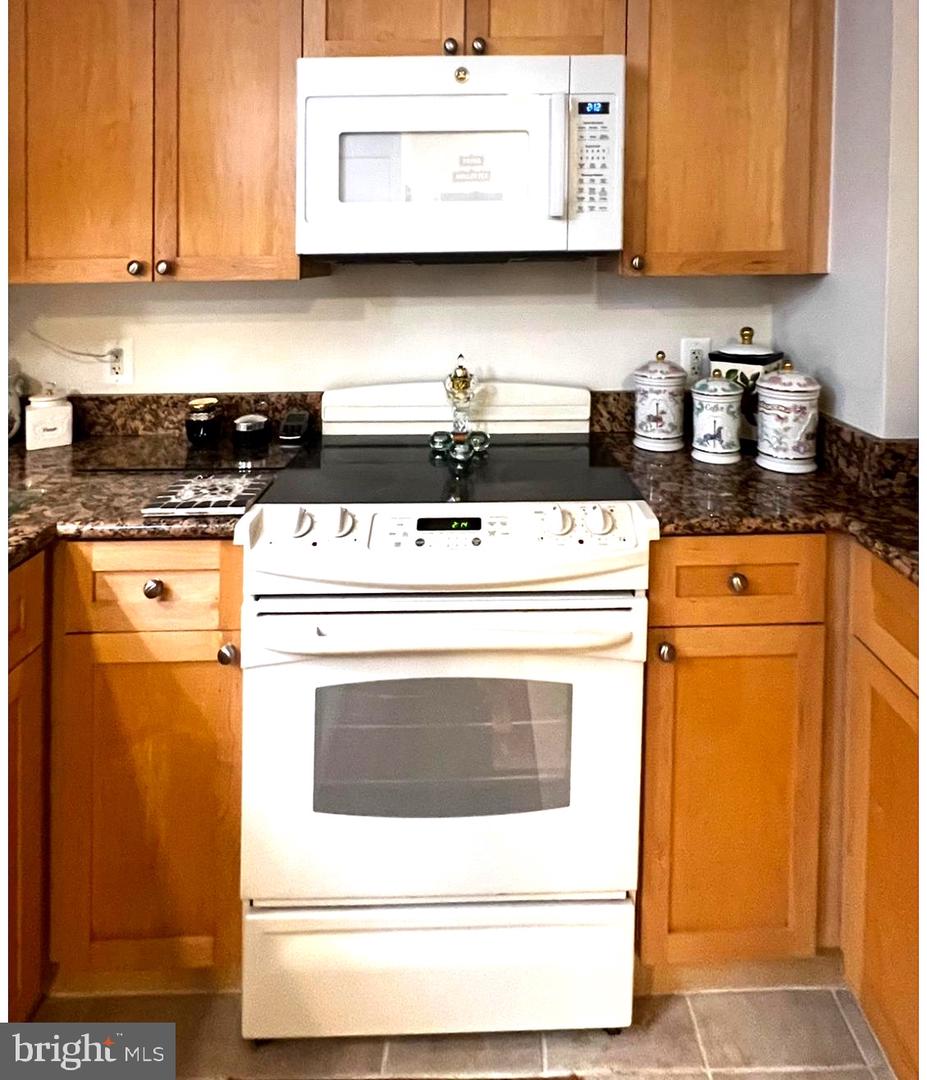 3101 N HAMPTON DR #814, ALEXANDRIA, Virginia 22302, 2 Bedrooms Bedrooms, 6 Rooms Rooms,2 BathroomsBathrooms,Residential,For sale,3101 N HAMPTON DR #814,VAAX2038368 MLS # VAAX2038368