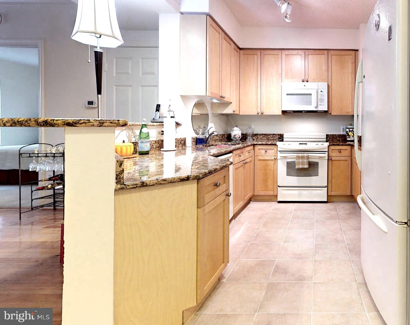 3101 N HAMPTON DR #814, ALEXANDRIA, Virginia 22302, 2 Bedrooms Bedrooms, 6 Rooms Rooms,2 BathroomsBathrooms,Residential,For sale,3101 N HAMPTON DR #814,VAAX2038368 MLS # VAAX2038368