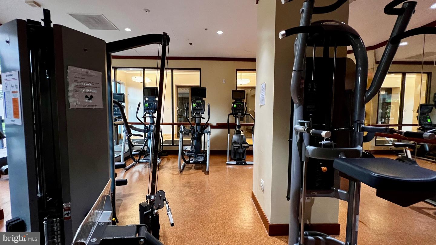 3101 N HAMPTON DR #814, ALEXANDRIA, Virginia 22302, 2 Bedrooms Bedrooms, 6 Rooms Rooms,2 BathroomsBathrooms,Residential,For sale,3101 N HAMPTON DR #814,VAAX2038368 MLS # VAAX2038368