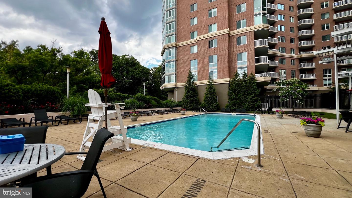 3101 N HAMPTON DR #814, ALEXANDRIA, Virginia 22302, 2 Bedrooms Bedrooms, 6 Rooms Rooms,2 BathroomsBathrooms,Residential,For sale,3101 N HAMPTON DR #814,VAAX2038368 MLS # VAAX2038368