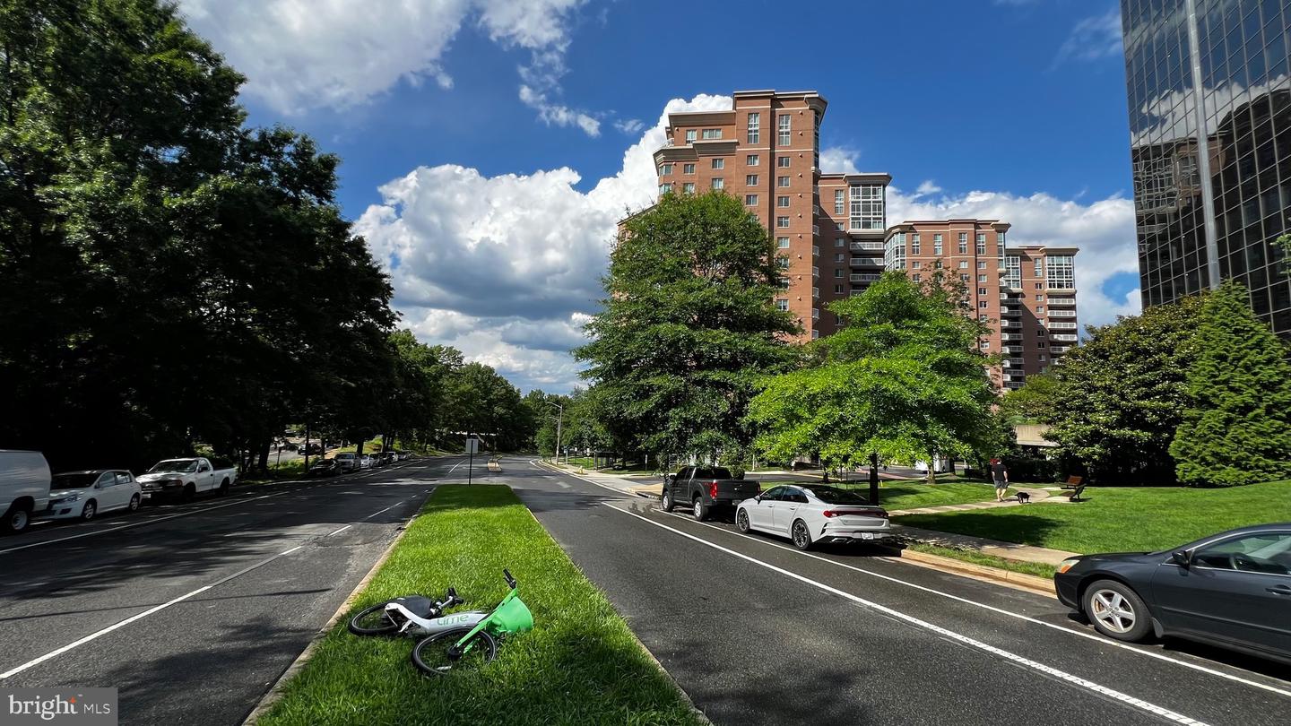 3101 N HAMPTON DR #814, ALEXANDRIA, Virginia 22302, 2 Bedrooms Bedrooms, 6 Rooms Rooms,2 BathroomsBathrooms,Residential,For sale,3101 N HAMPTON DR #814,VAAX2038368 MLS # VAAX2038368