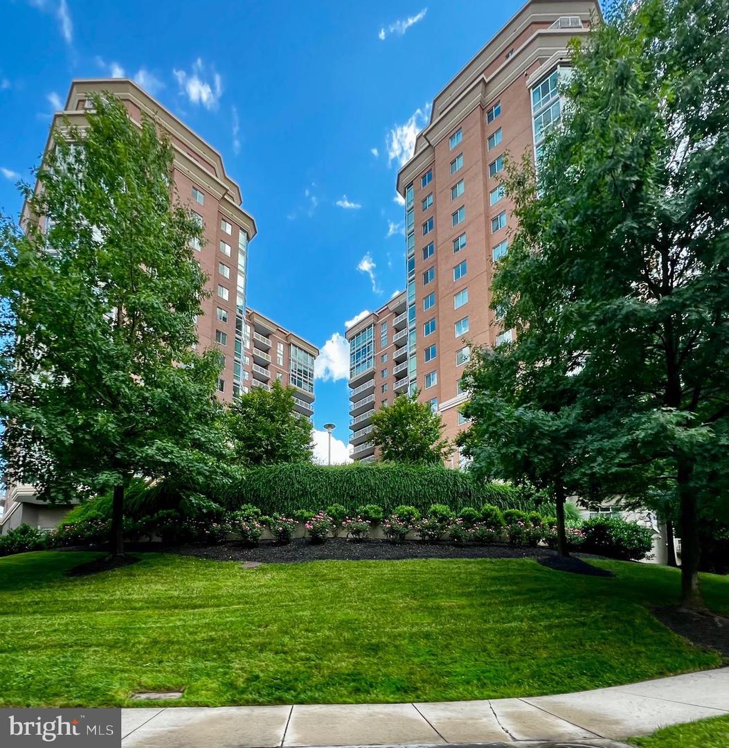 3101 N HAMPTON DR #814, ALEXANDRIA, Virginia 22302, 2 Bedrooms Bedrooms, 6 Rooms Rooms,2 BathroomsBathrooms,Residential,For sale,3101 N HAMPTON DR #814,VAAX2038368 MLS # VAAX2038368