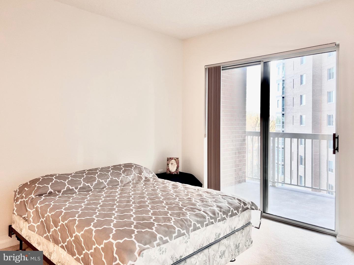 3101 N HAMPTON DR #814, ALEXANDRIA, Virginia 22302, 2 Bedrooms Bedrooms, 6 Rooms Rooms,2 BathroomsBathrooms,Residential,For sale,3101 N HAMPTON DR #814,VAAX2038368 MLS # VAAX2038368