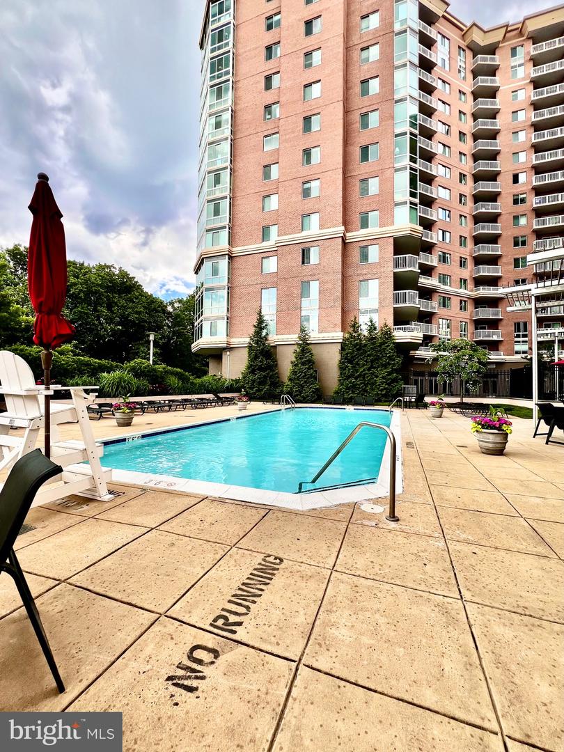 3101 N HAMPTON DR #814, ALEXANDRIA, Virginia 22302, 2 Bedrooms Bedrooms, 6 Rooms Rooms,2 BathroomsBathrooms,Residential,For sale,3101 N HAMPTON DR #814,VAAX2038368 MLS # VAAX2038368